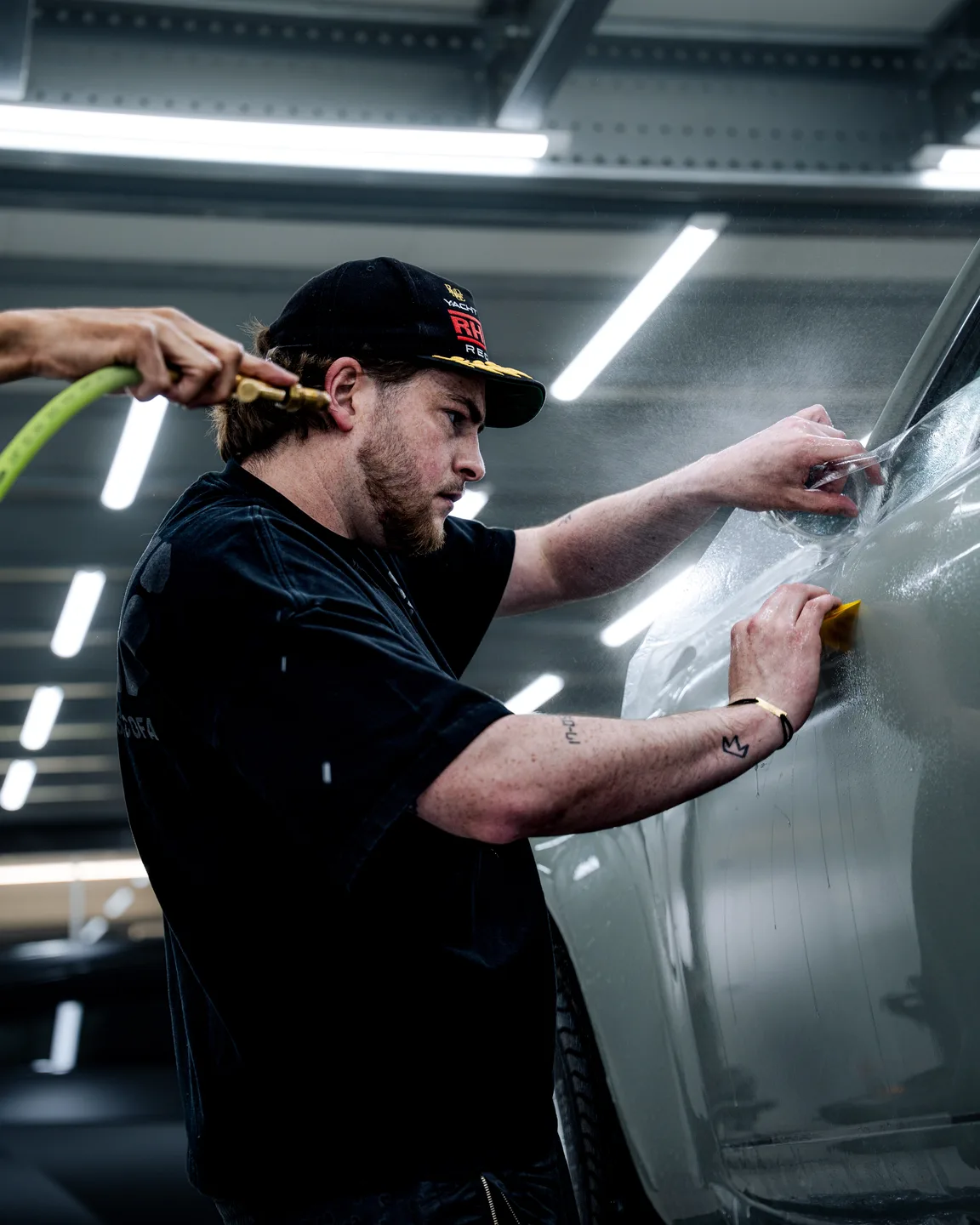 Precision work along a car window